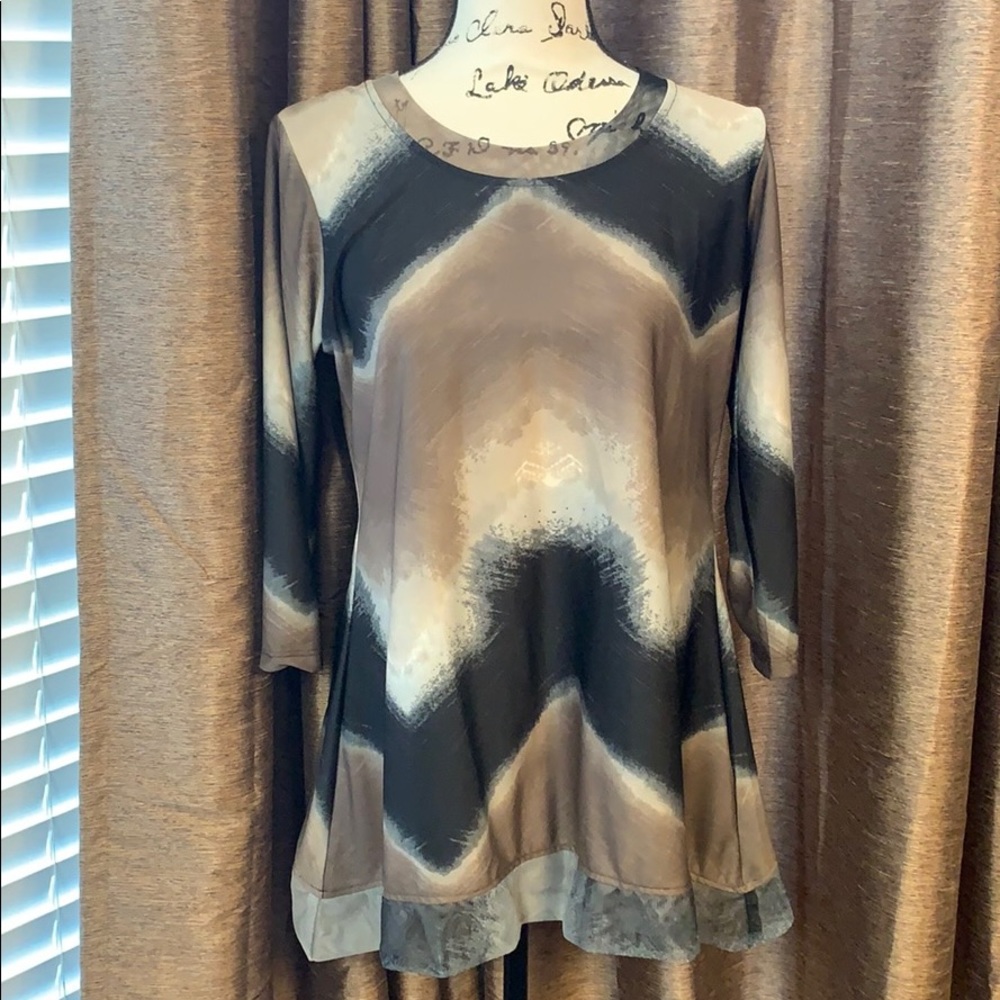 Beautiful Tunic Top, size small